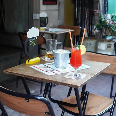 Raven Taksim 호텔 *